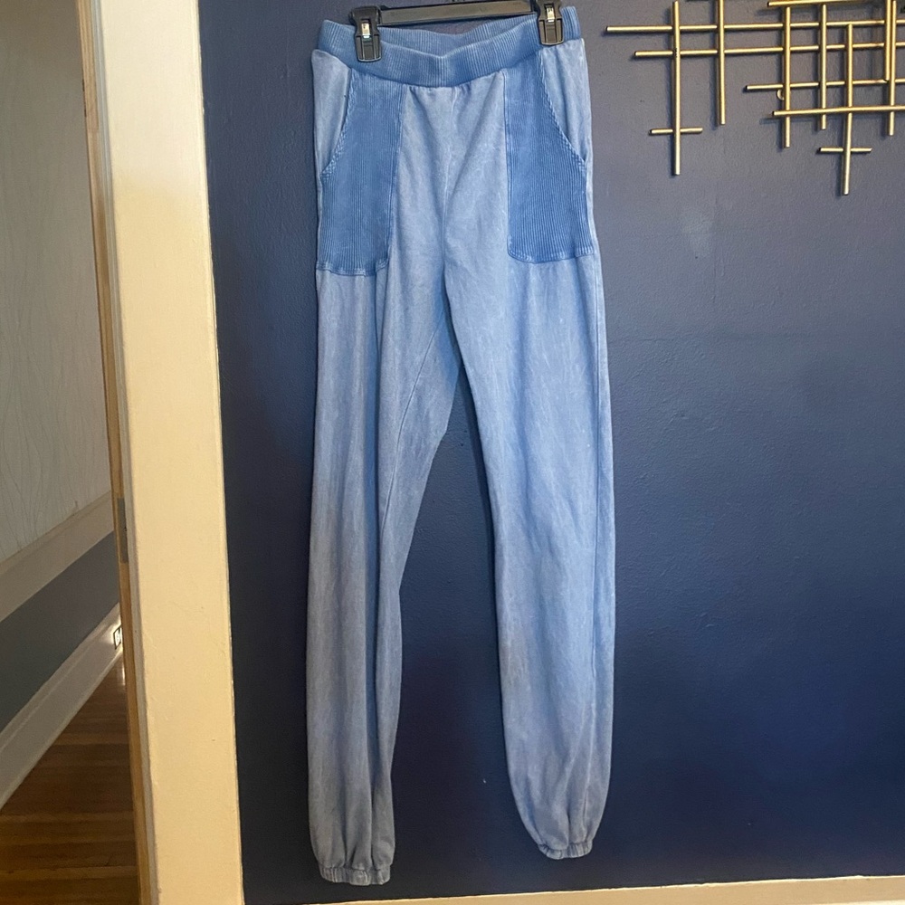 Women’s fashion nova pants size L